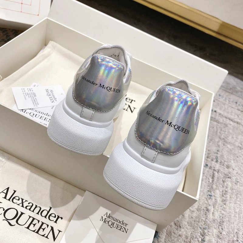 A**LEXANDERMC**QUEEN 镭射系列运动鞋