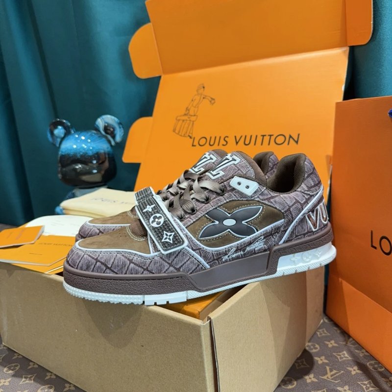 SK8面包滑板鞋 Whatsapp : +86 134 3563 7886