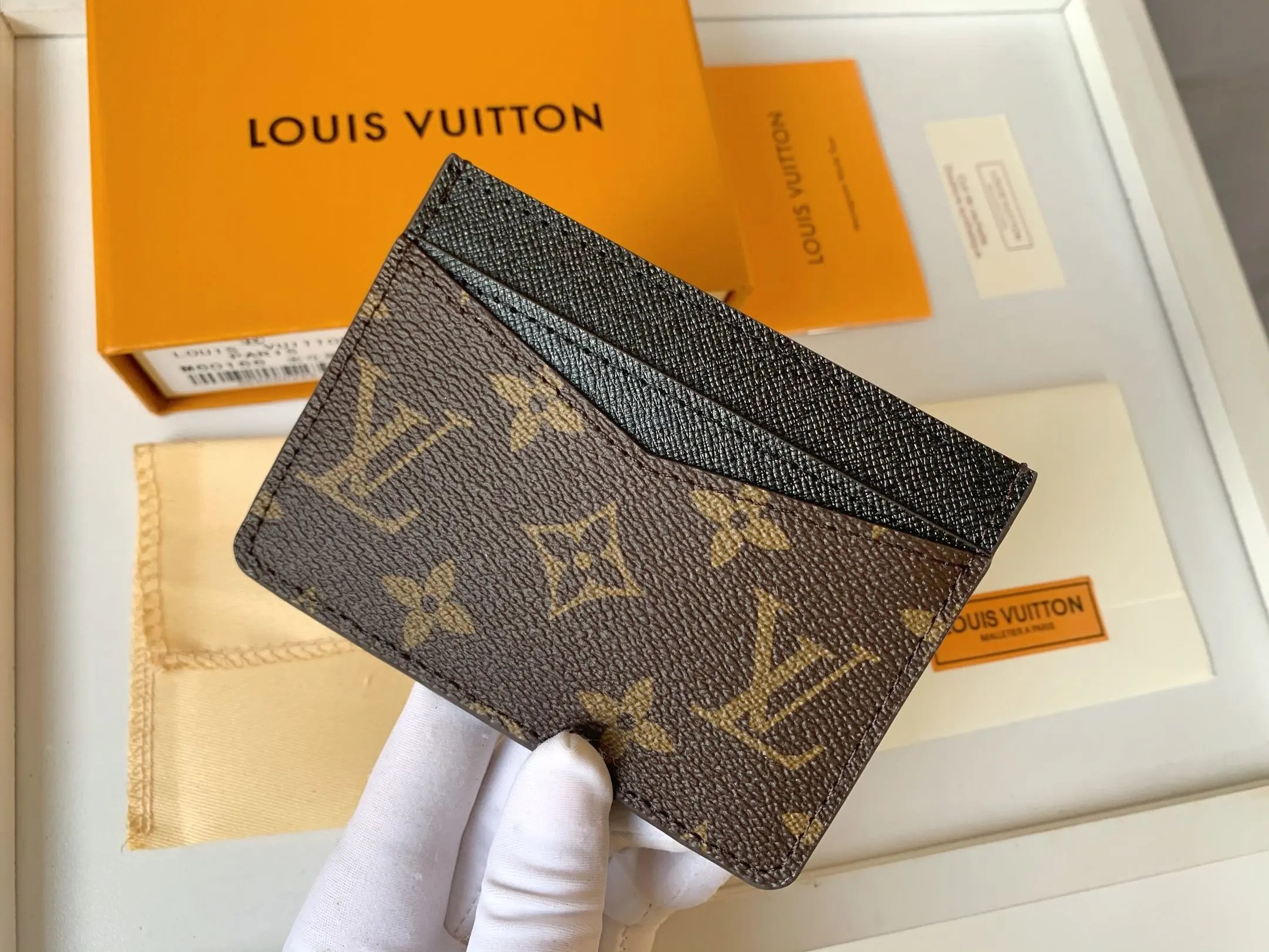 Louis Vuitton Wallet Card (Multiple Colorways) foto 2