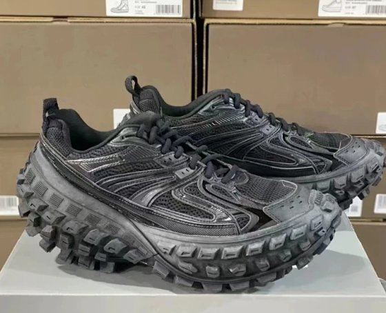 B*lenc*aga Def*nder Tire Shoe Collection