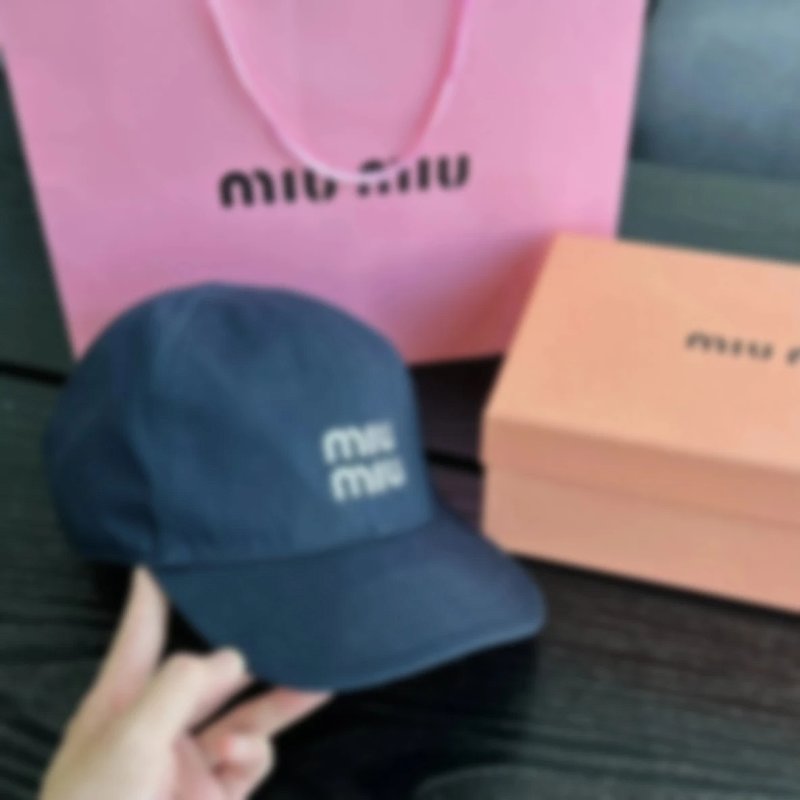 P219 Item ID 8417 MiuMiu- Miu Miu -2024FW- Drawstring contrasting baseball cap - embroid