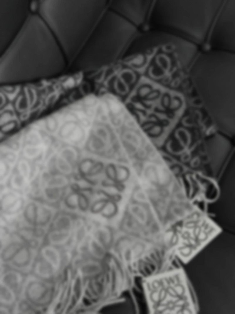 P359 Item ID 8528 L0EWE- corner Anagram Tufted embroidered relief “90% wool blend ” men'