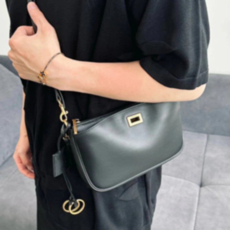 P950 Item ID 8451 Balenc1aga Paris-2024s Redeo Series - Small Mahjong Bag - Imported Hea