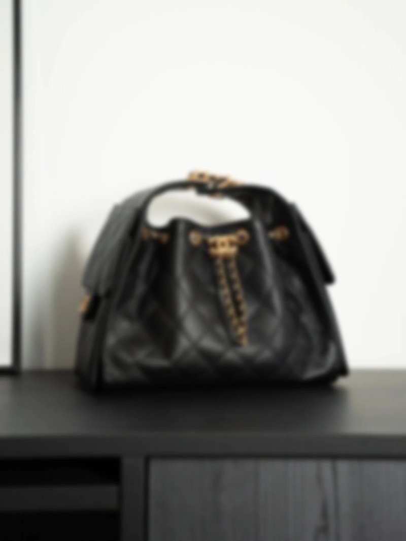 P2199 Item ID 8457 CHANE1- Xiaoxiang -25Bag-25S- classic logo Logo“ Imported grain emboss