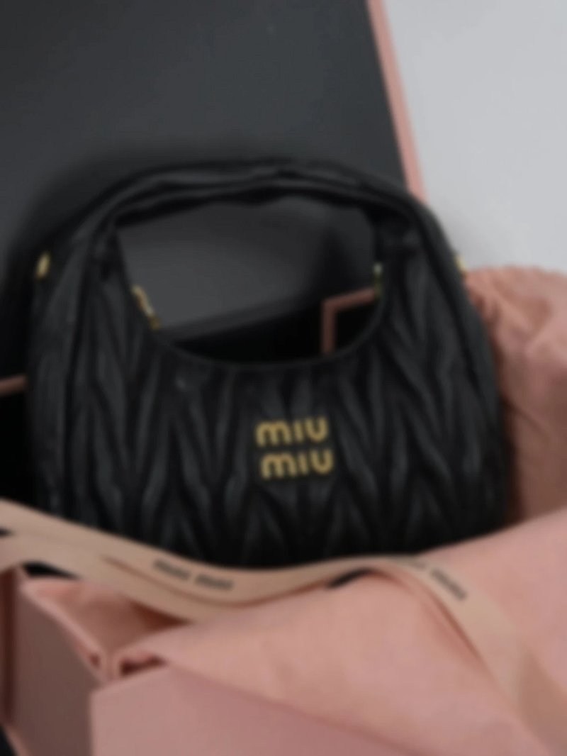 P1399 Item ID 8485 Haute couture series - Miu Miu -Wander series -“ Imported lambskin ”“