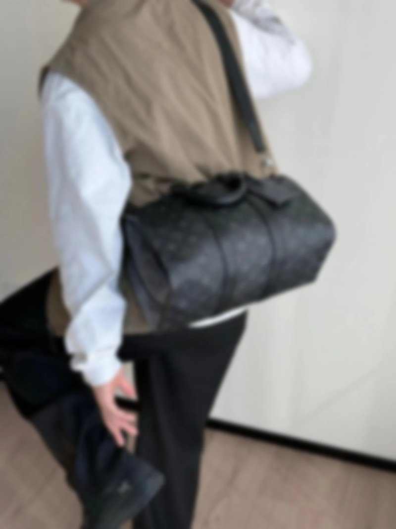 P1599 Item ID 8427 Advanced Customization - Kepall-35- Large Camera Bag - Head Leather