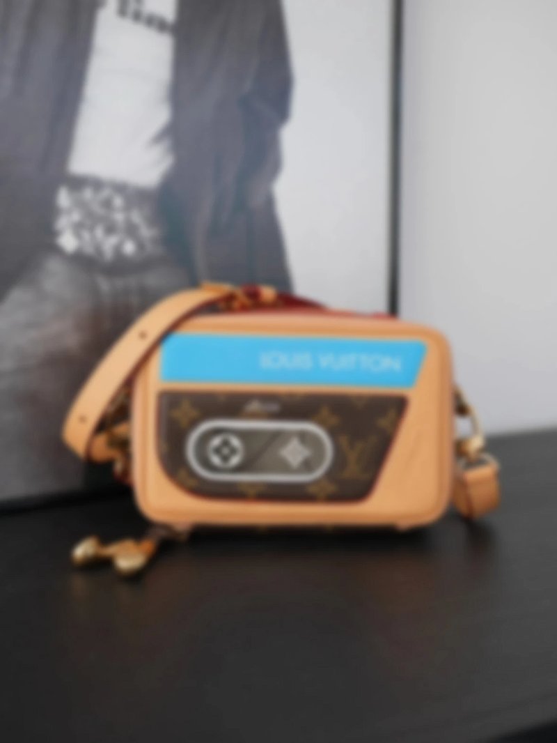 P1599 Item ID 8510 tape recorder crossbody bag “ Imported cowhide ” Gold piece hardware