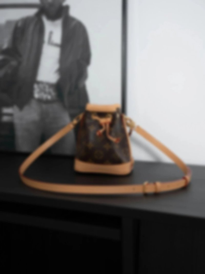 P1399 Item ID 8514 Year end finale _detachable and adjustable shoulder strap drawstring c