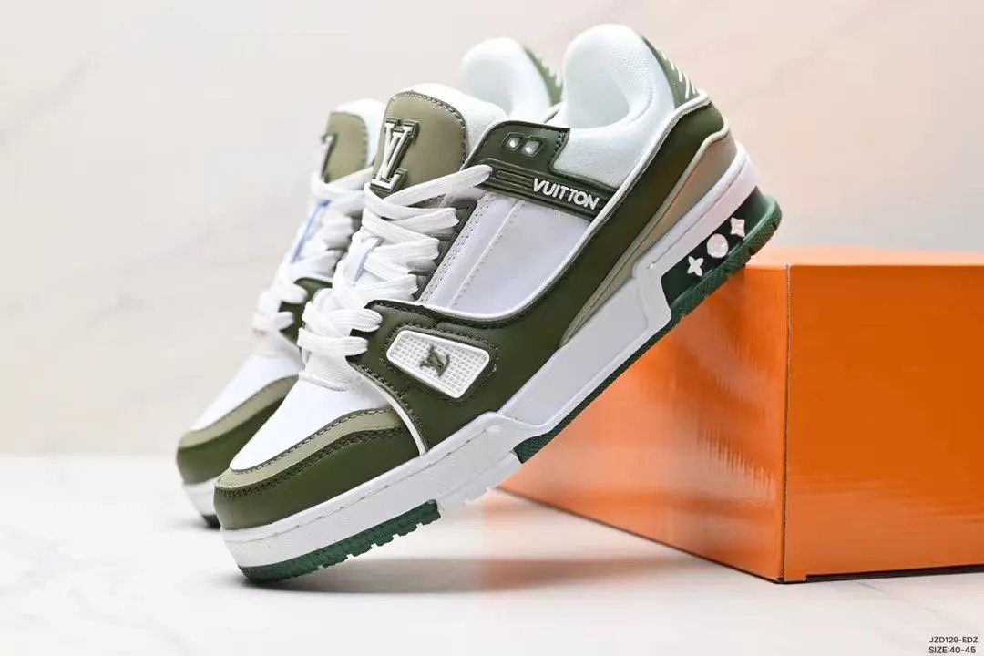 9 White/Light Green