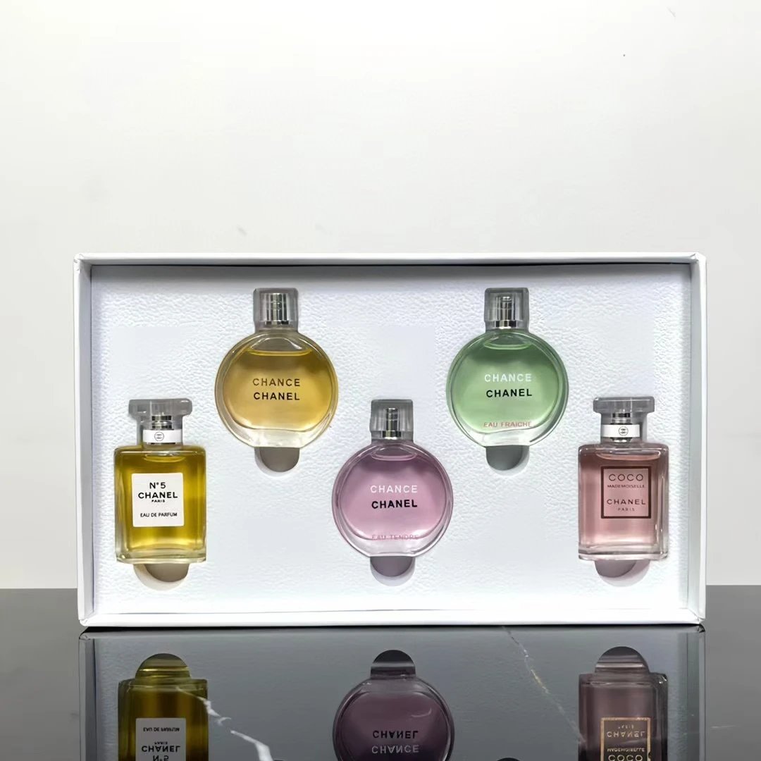 DIOR 4 SETS