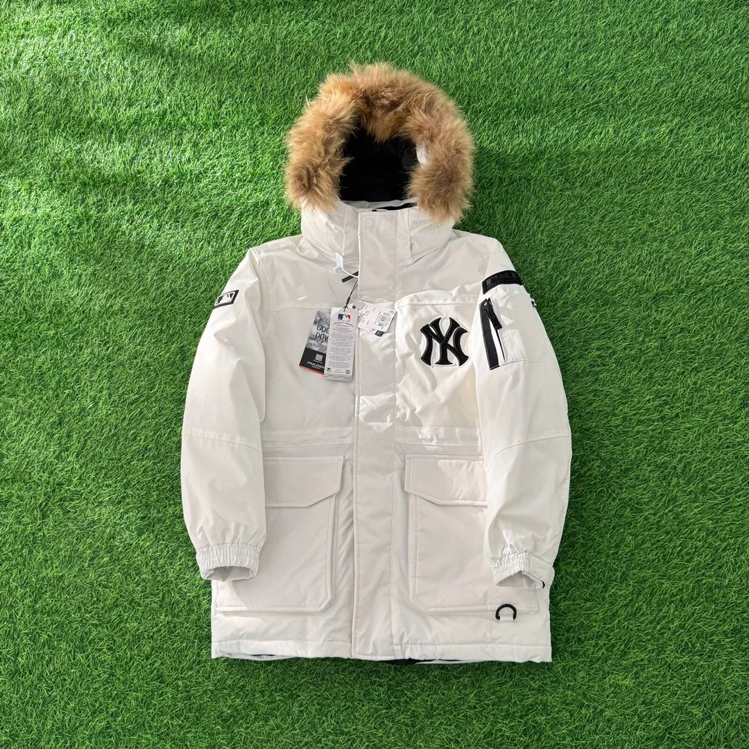 MLB New York Yankees White Parka with Fur Hood
