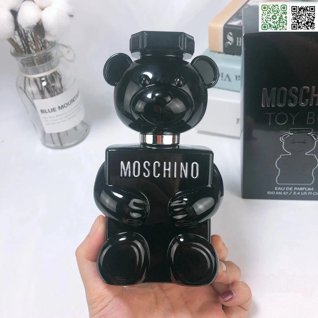 MOSCHINO