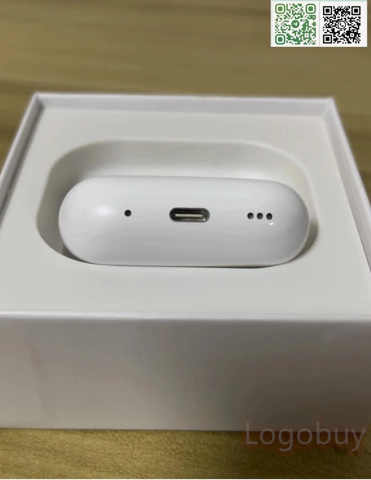 Apple AirPods Charging Case [4