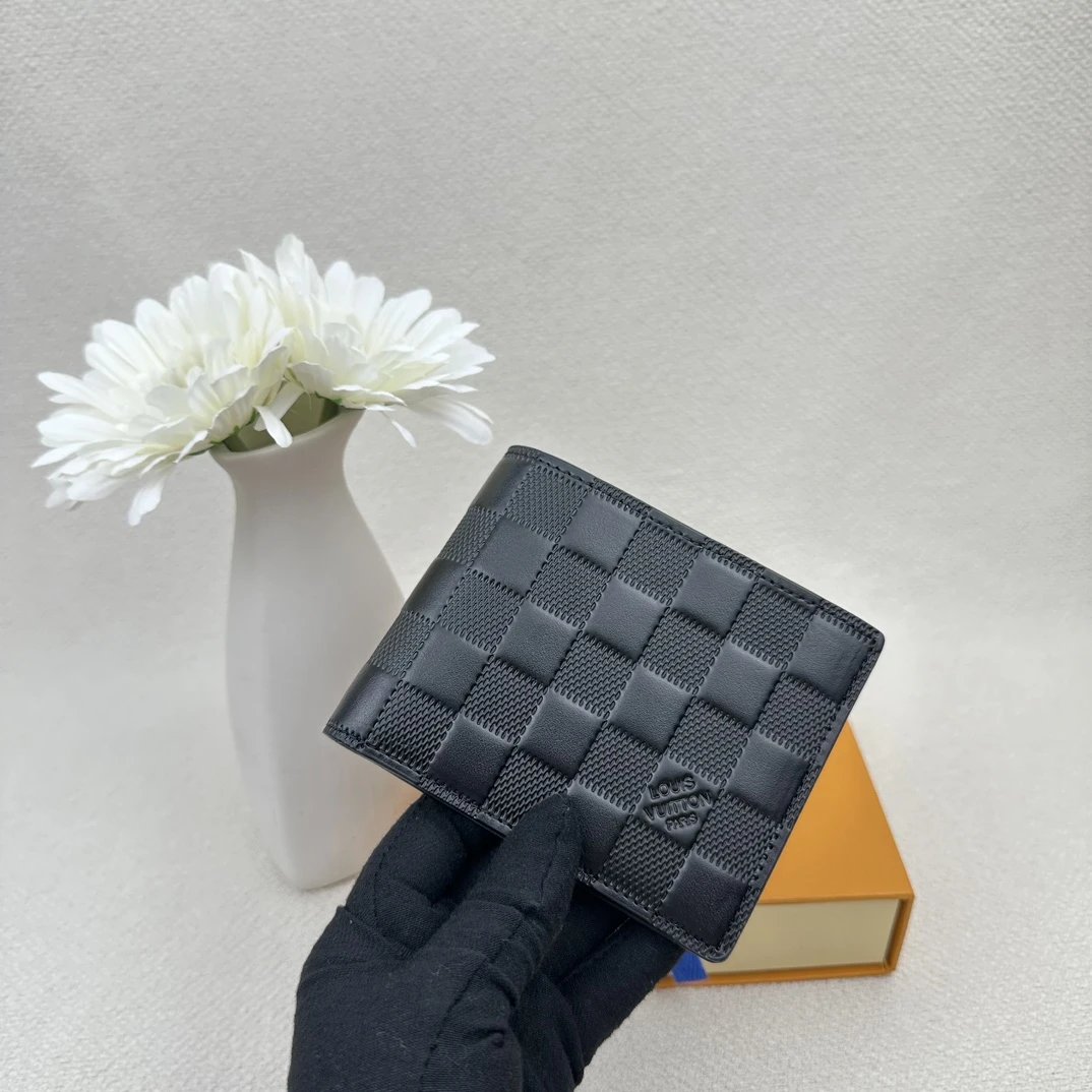 M60895#Embossed Check