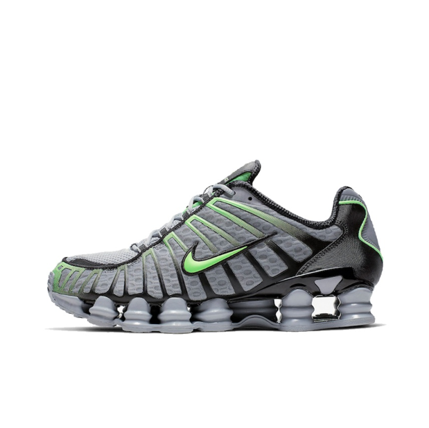 Nike Shox R4 Black/Red Running Shoes - 10