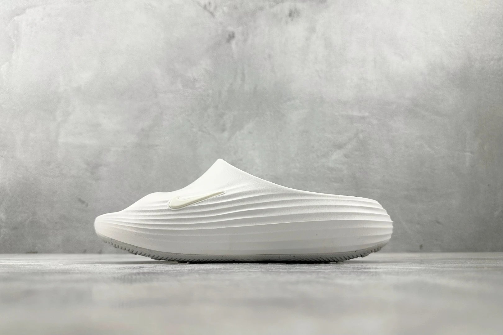 Zhenhui Welfare Special Offer Nike ReactX Rejuven8