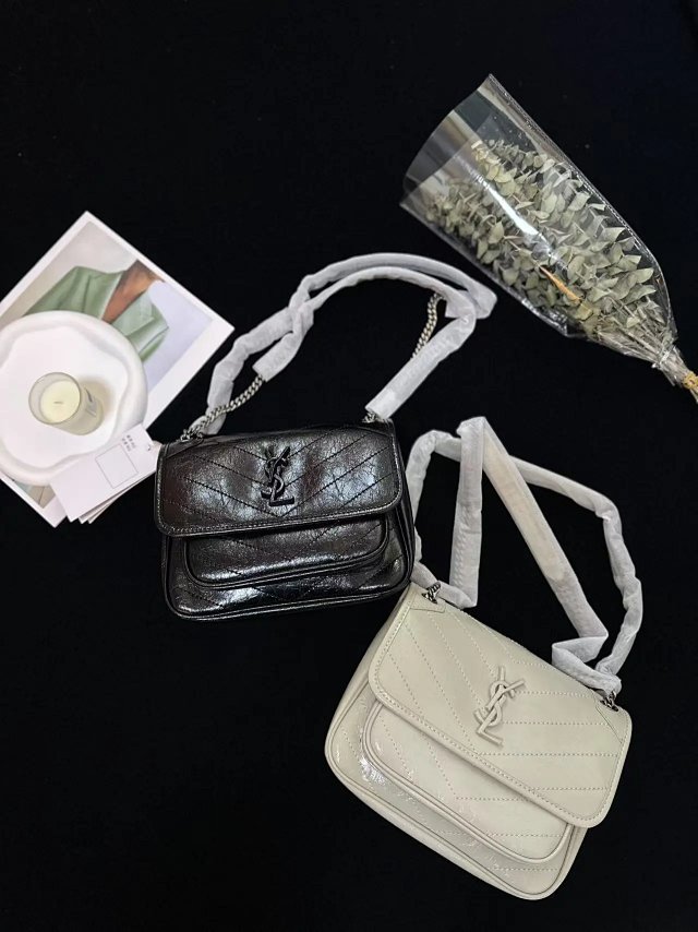Bag: seller detail photo 1