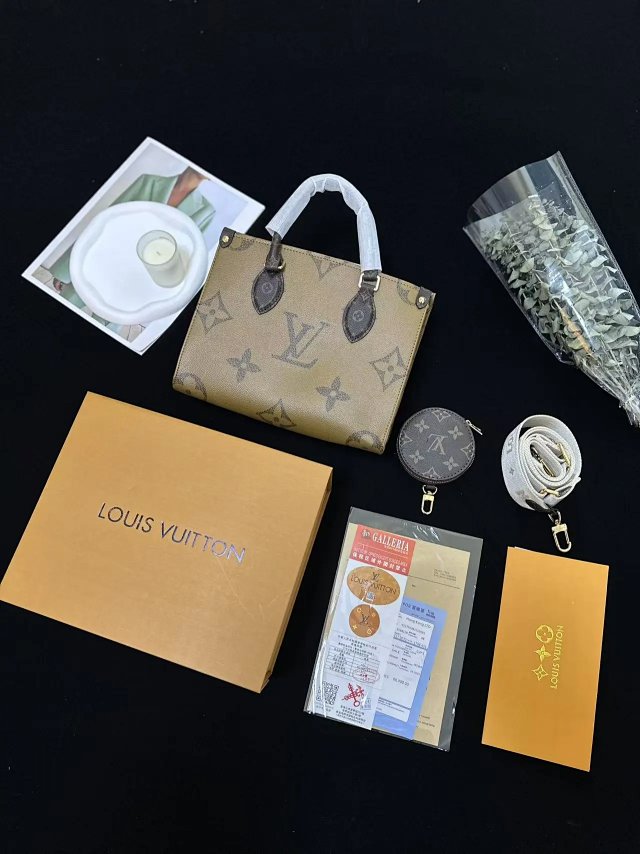 Louis Vuitton Bag: seller detail photo 3