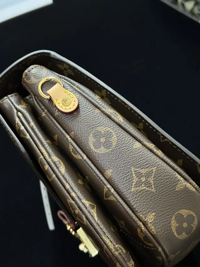 Louis Vuitton Bag: seller detail photo 6