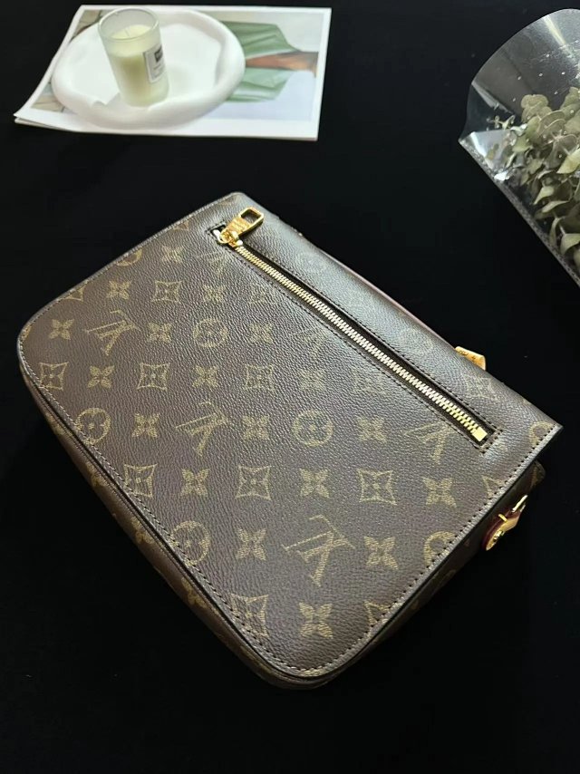 Louis Vuitton Bag: seller detail photo 11