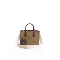 Louis Vuitton Bag — seller photo 2