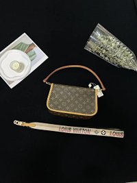 Louis Vuitton Bag — seller photo 4