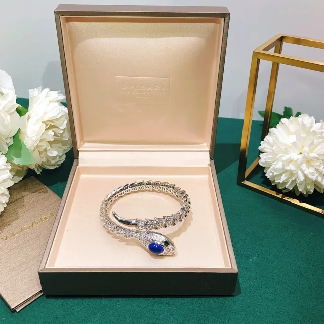 Unbranded Jewelry Assorted Rings, Necklaces and Bracelets product detail image 11