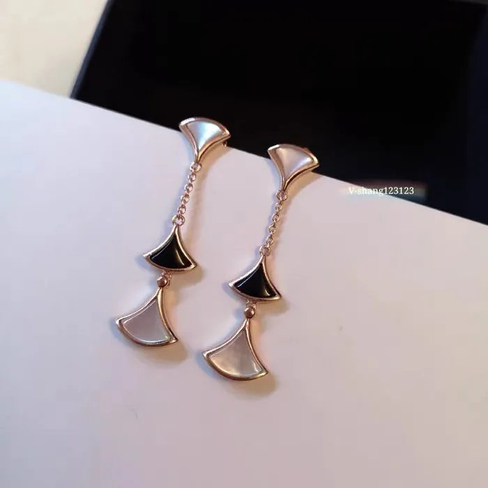Design Floral Motif Drop Earrings with Cubic Zirconia in Rose Gold Jewelry - 10