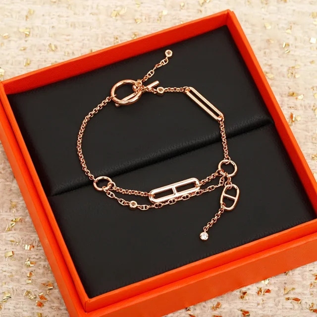 Hermès Jewelry H Pendant Necklace product detail image 11