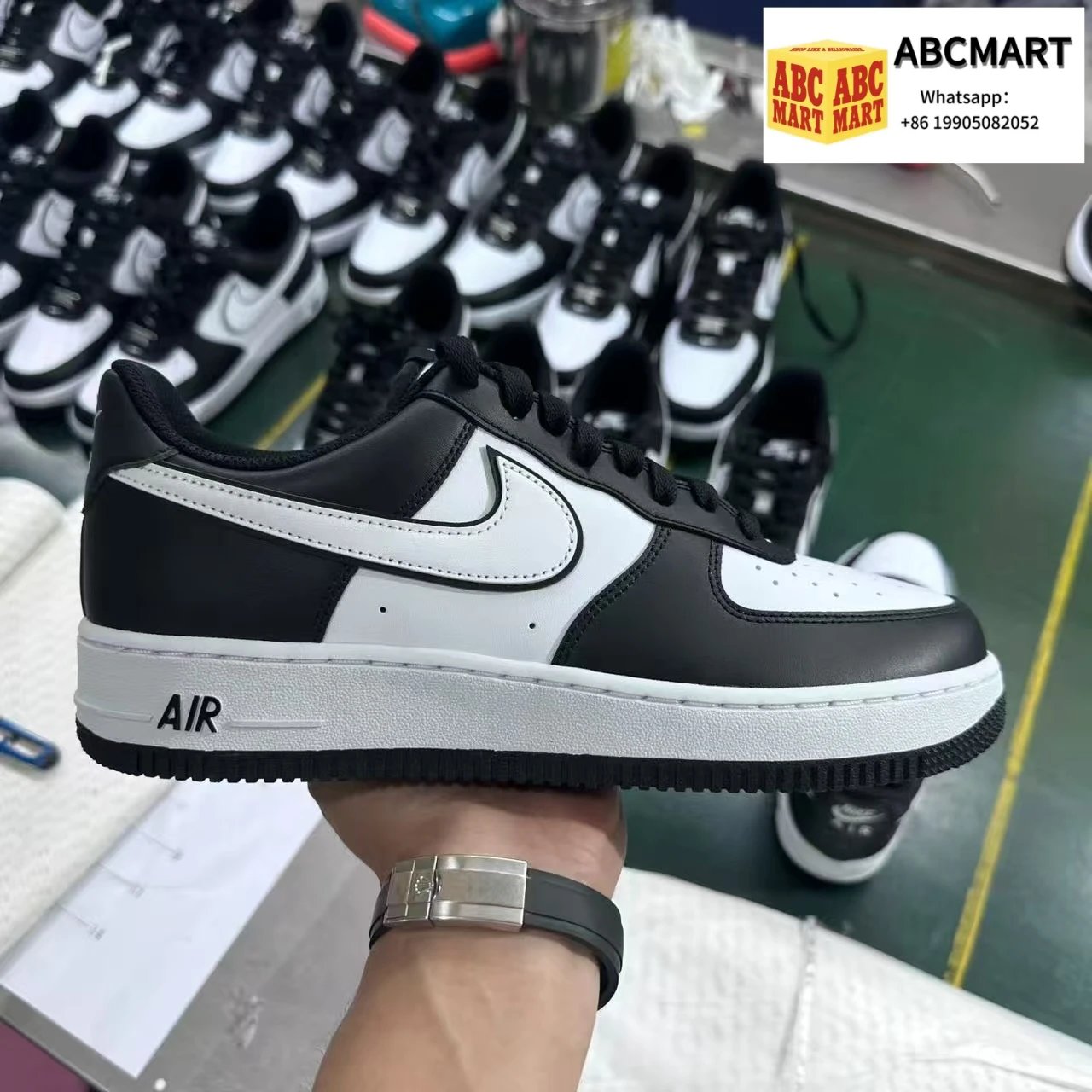 【DV0788-001】White Swoosh Panda