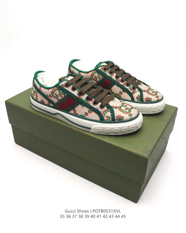Gucci Low-top lace-up sneakers product detail image 39