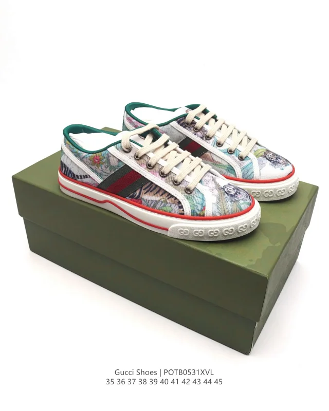 Gucci Low-top lace-up sneakers product detail image 38