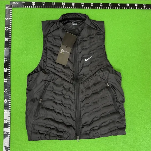 Nike AeroLayer Vest Black Outerwear - 1