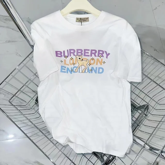 Burberry T-Shirts Logo Graphic T-Shirt product detail image 16