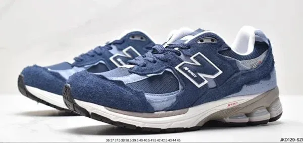New Balance 990v3 Navy Blue Running Shoes - 1