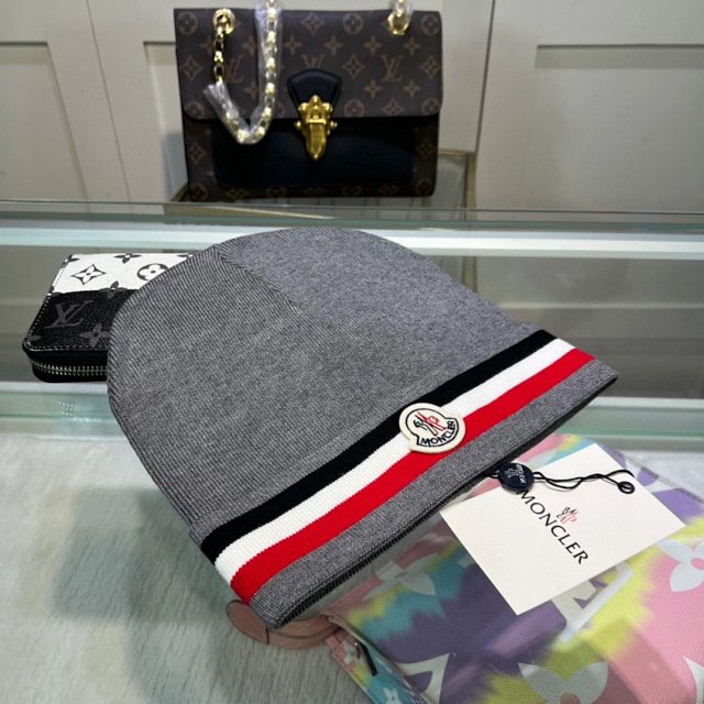 Moncler Beanie: seller detail photo 9