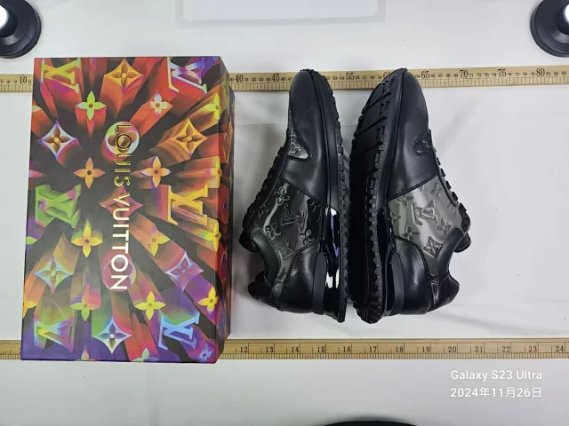 Louis Vuitton Sneakers Low-Top Monogram Runner product detail image 2