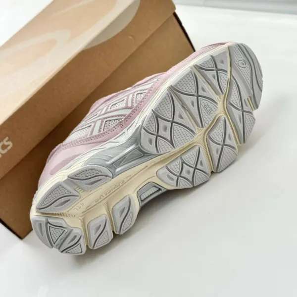 Asics Gel-Kayano 14 Pink White Running Shoes - 10