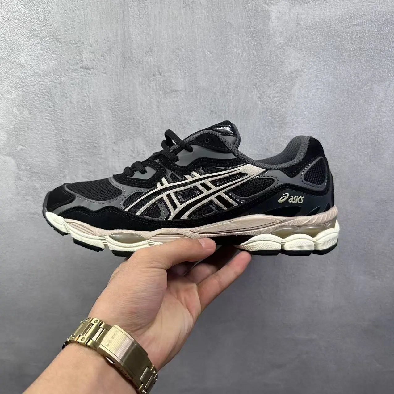 Black White 1203A663