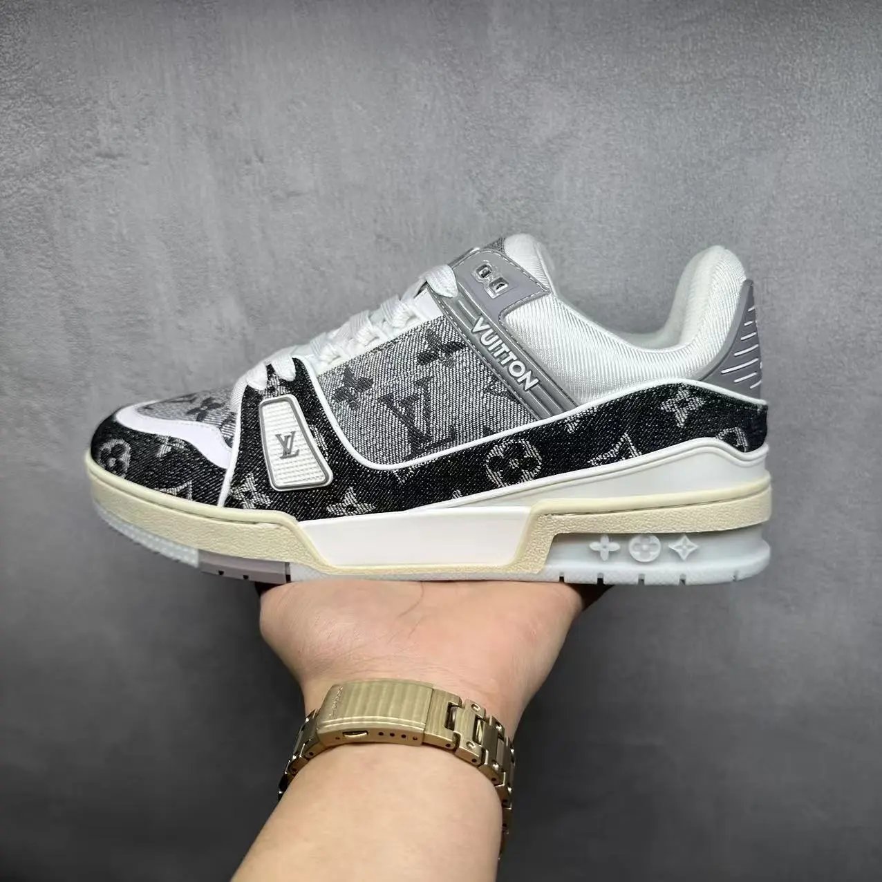 Black White 1ADHIZ