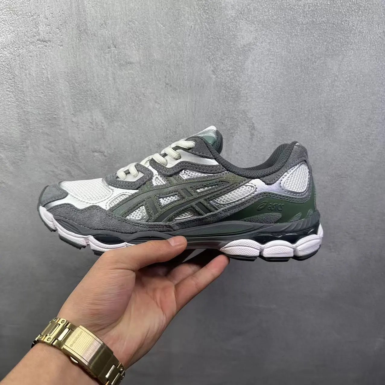 White Green 1203A383-