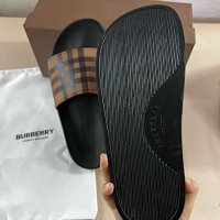 Burberry Slides — seller photo 7