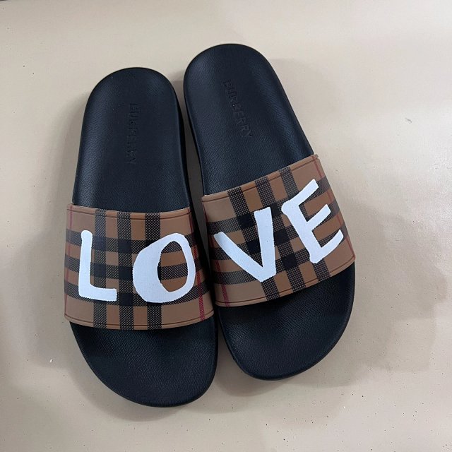 Burberry Slides: seller detail photo 5