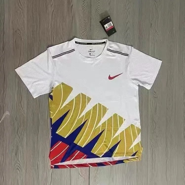 Nike T-Shirts Short-Sleeve Ankle Skeleton Graphic T-Shirt — Falcon white and yellow short sleeve