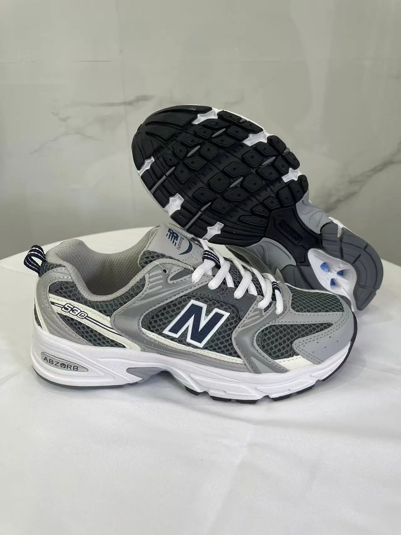 New Balance Sneakers 530 — 9
