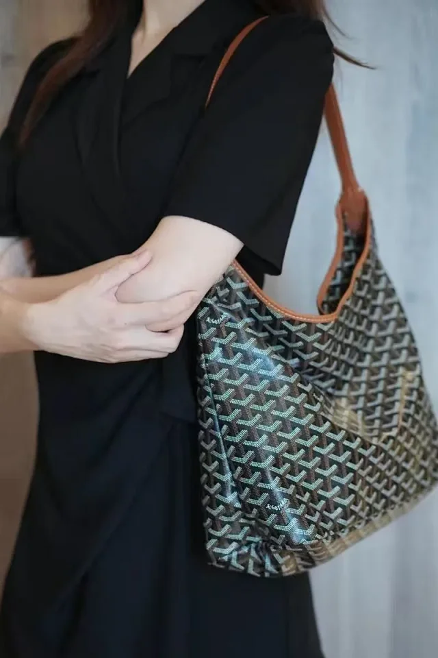 Goyard Backpacks Chevron-pattern flap backpack with top handle product detail image 25