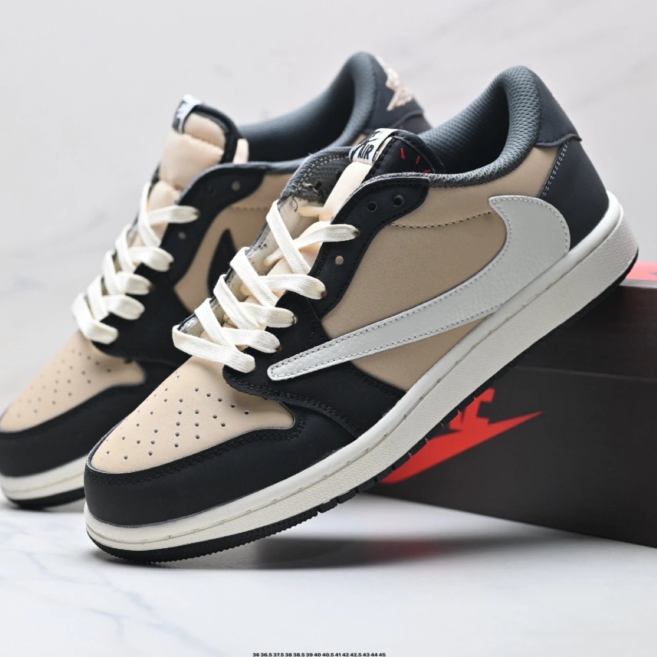 Nike Sneakers Low-Top Retro — 3