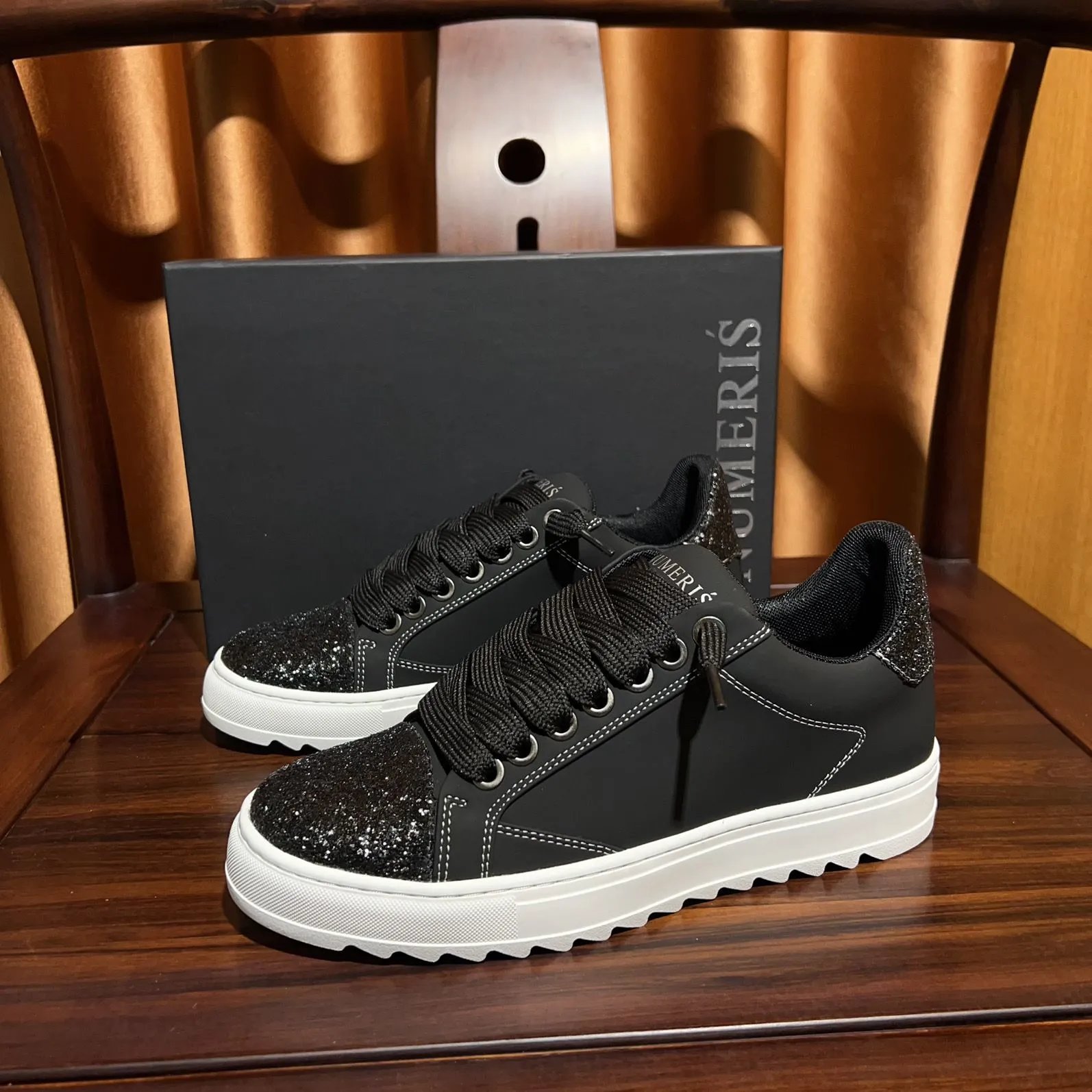 Numeris Sneakers Atelier low-top lace-up — Black flash