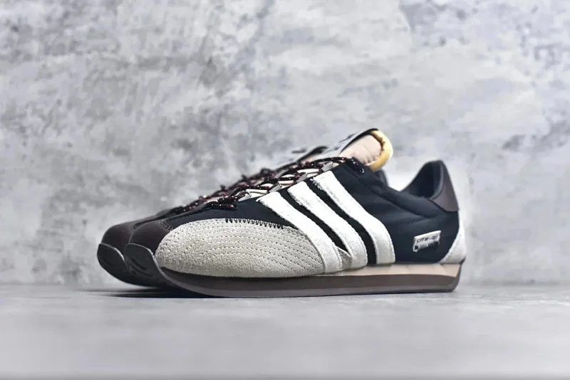 Adidas Sneakers SFTM-003 — black