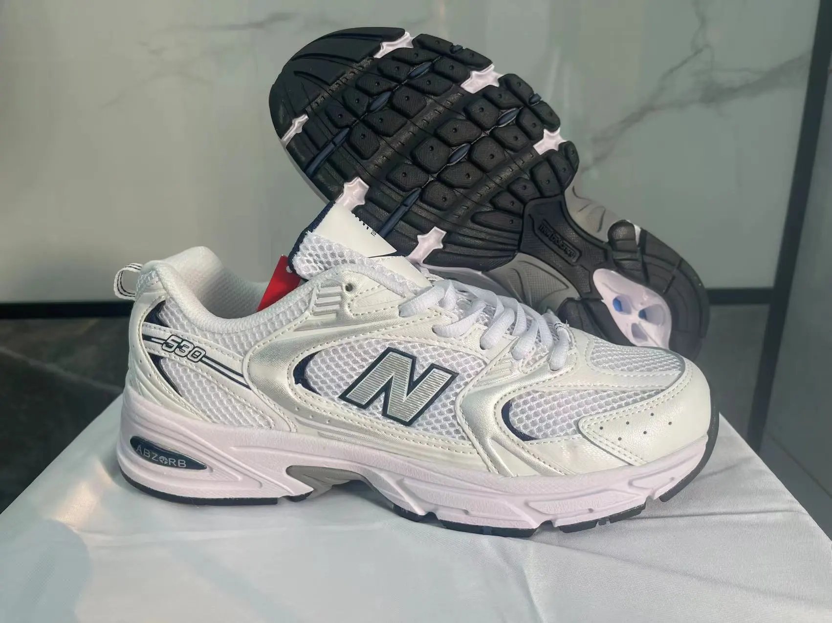 New Balance Sneakers 530 — 11